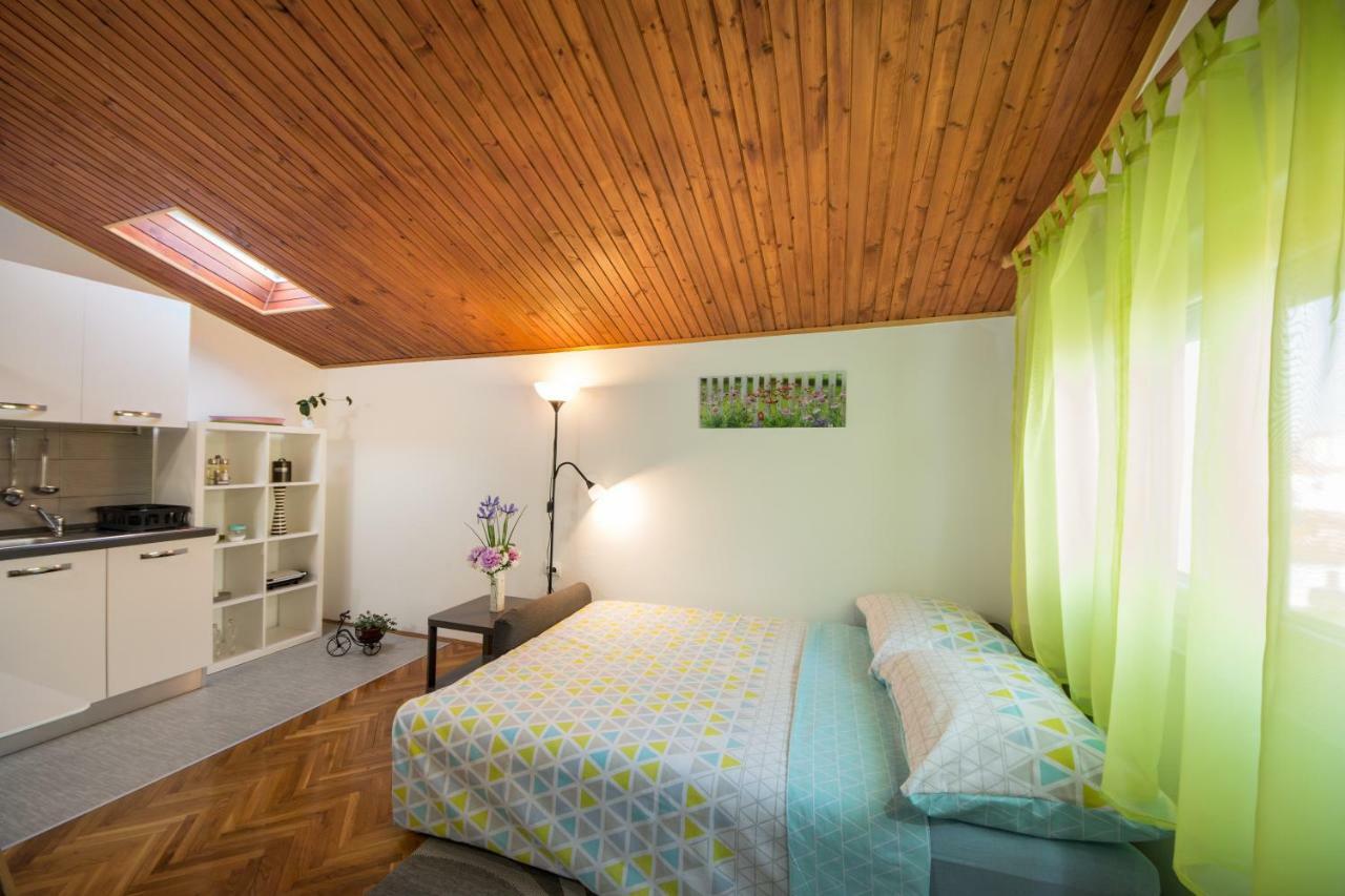 Piccola Pineta Apartamento PUY Exterior foto